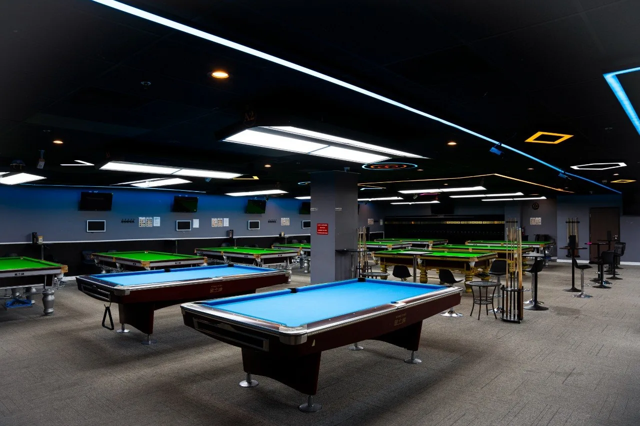 iCUE Billiard Club lounge and billiards tables